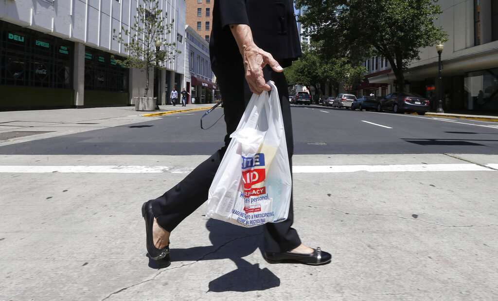 Plastic bag bans effective in cutting use, litter report Pluribus News